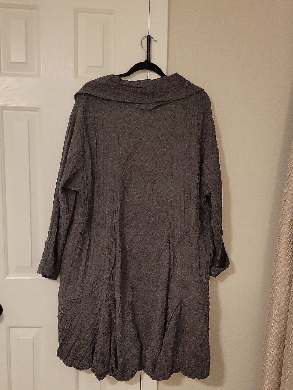 Transparente Gray Textured Ruffle Cardigan - Picture 6 of 8